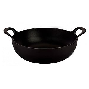 Le Creuset BaltiDish 24 cm Red | Knivesworld.eu