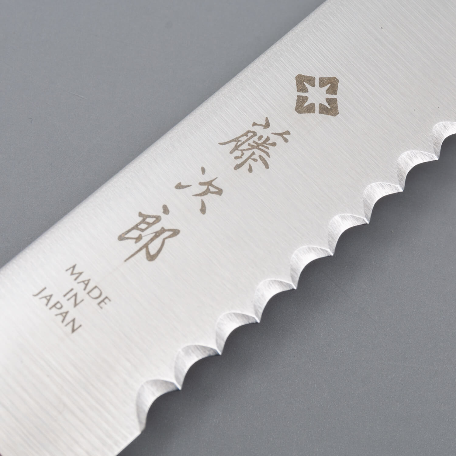 Bread knife Tojiro F-737 23.5cm for sale